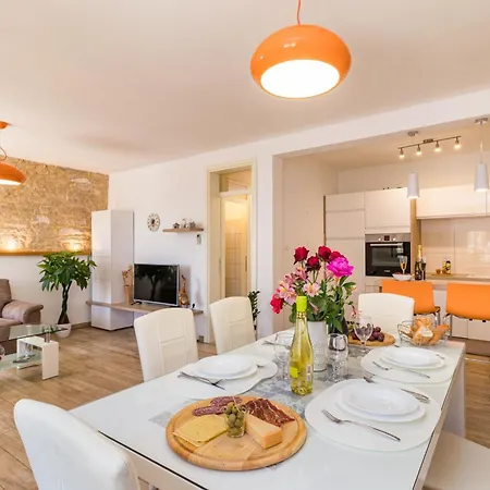 Holiday home Gemuetliches Stein Mit Privatem Pool Und Terrasse Mit Grill
