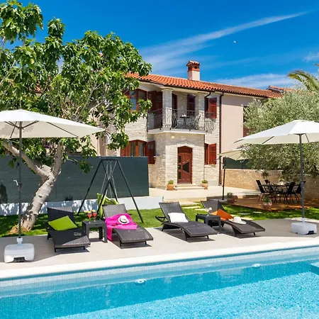 Gemuetliches Stein Mit Privatem Pool Und Terrasse Mit Grill * Galizana