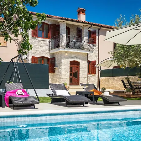 Holiday home Gemuetliches Stein Mit Privatem Pool Und Terrasse Mit Grill *