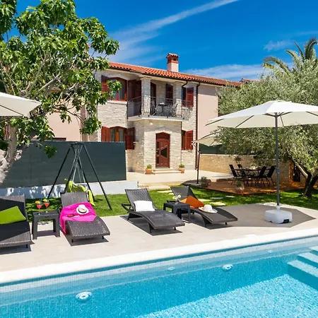 Gemuetliches Stein Mit Privatem Pool Und Terrasse Mit Grill * Galizana