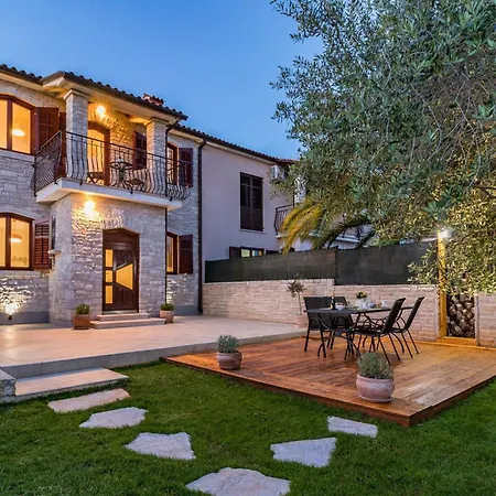 Holiday home Gemuetliches Stein Mit Privatem Pool Und Terrasse Mit Grill