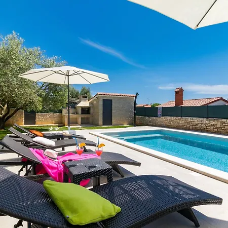 Holiday home Gemuetliches Stein Mit Privatem Pool Und Terrasse Mit Grill